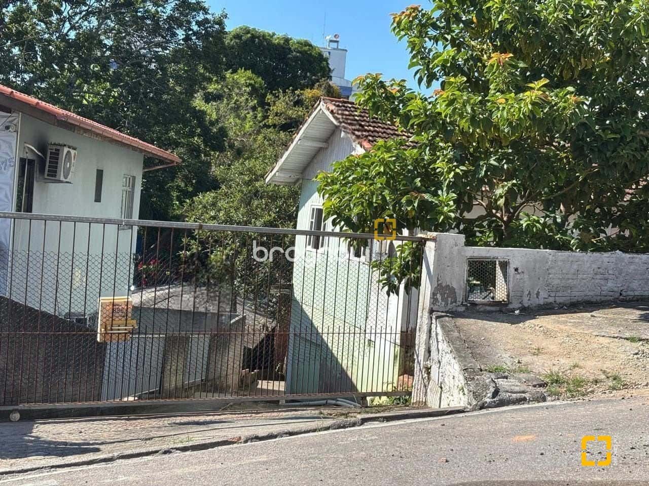 Vendo Terreno de 593,58m² em Capoeiras - Florianópolis/SC — foto principal