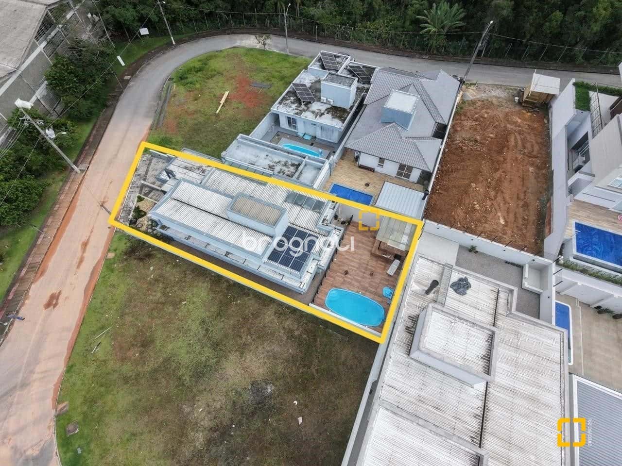 Vendo casa com 3 quartos sendo 1 suíte no Sertão do Maruim em São José — foto principal