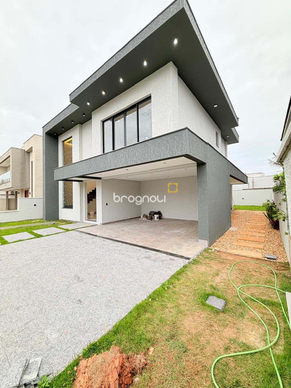 Casa Alto Padrão em condomínio fechado — foto principal
