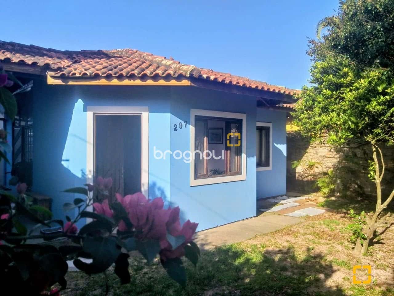 Casa a venda em terreno de 360m², espaço e muita natureza. — foto principal