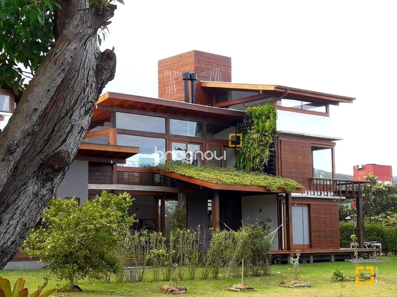 Casa à venda em condomínio fechado no Rio Tavares em Florianópolis SC — foto principal