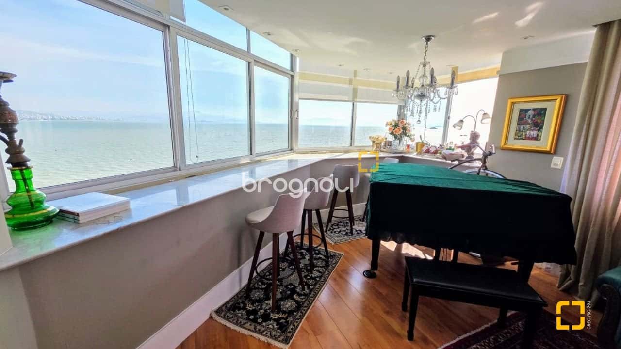Apartamento de 3 dormitórios com suíte - 2 vagas livres - na Beira Mar Norte — foto principal
