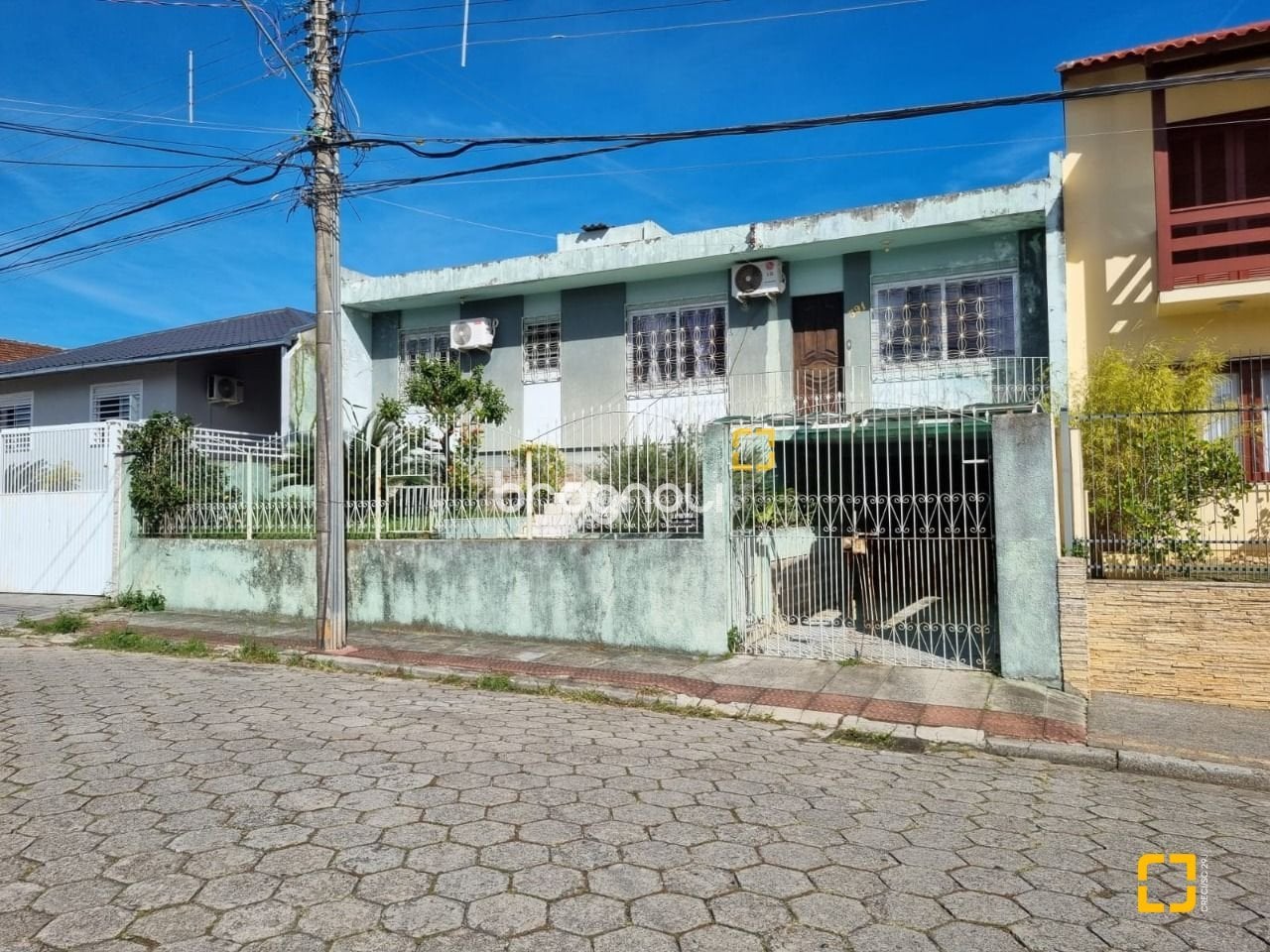 Casa à venda em Coqueiros, Florianópolis/SC — foto principal