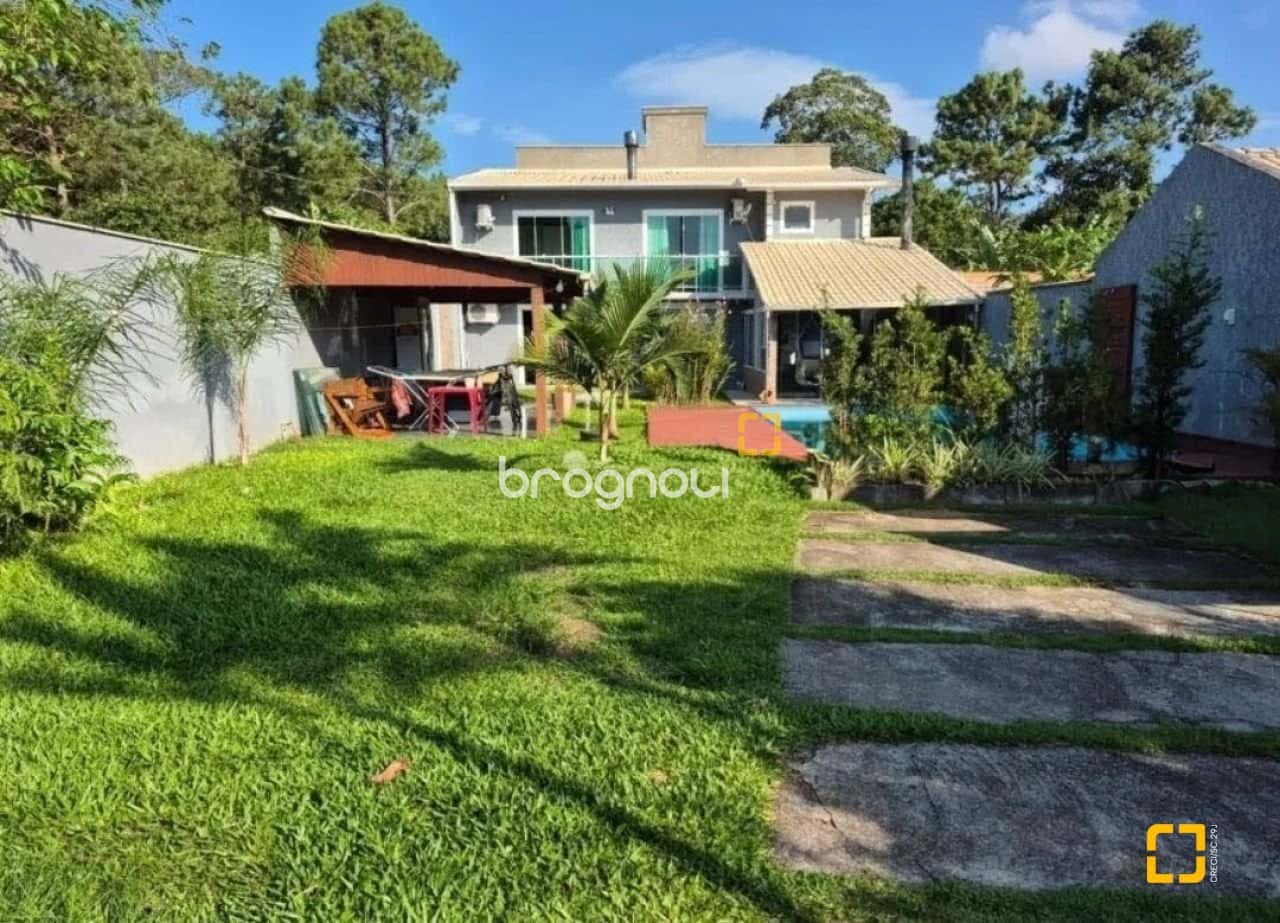BROGNOLI VENDE - CASA COM TERRENO GRANDE, PISCINA E ÓTIMA ÁREA LIVRE — foto principal