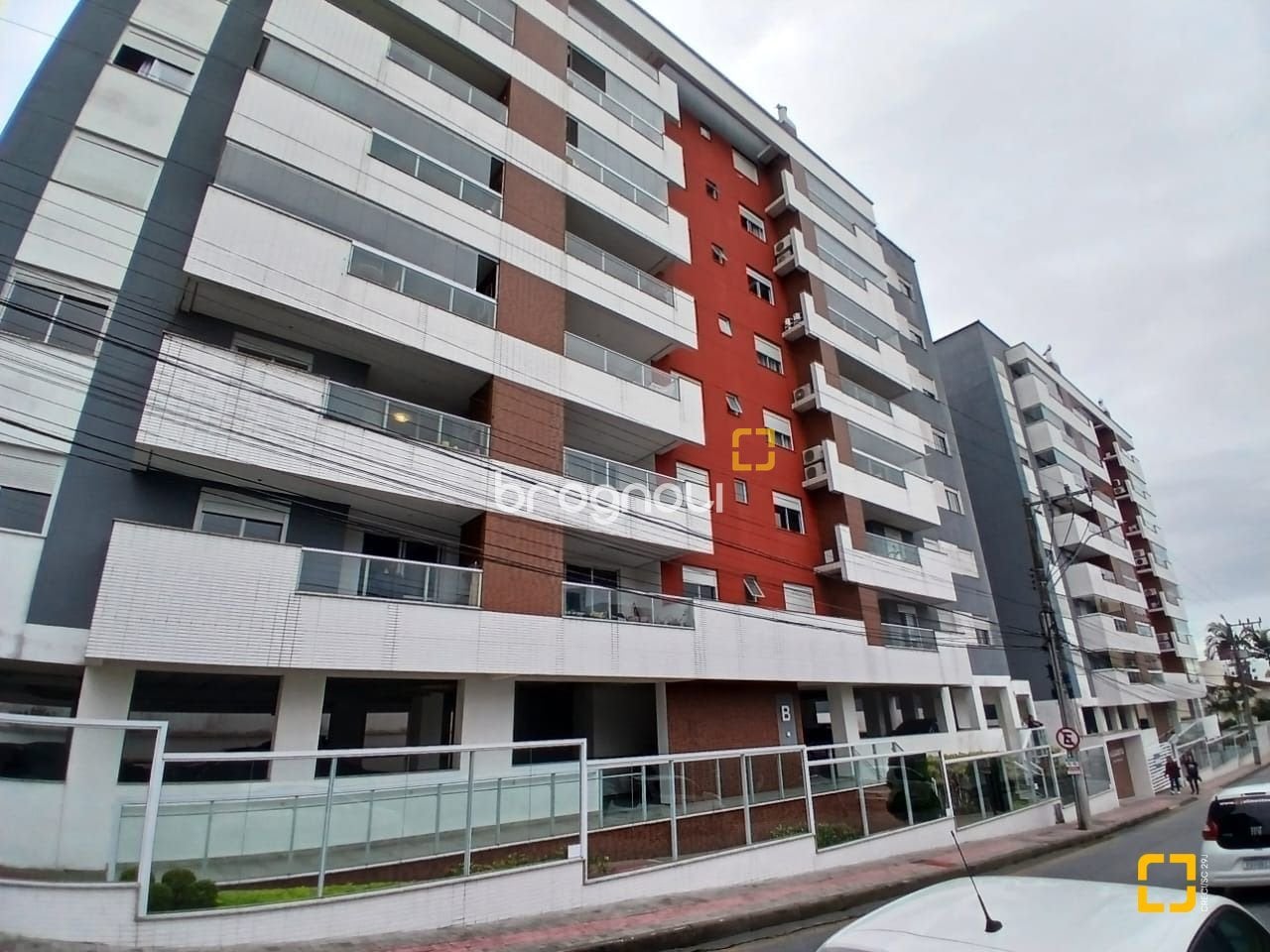 Apartamento à venda em Praia Comprida, São José/SC — foto principal