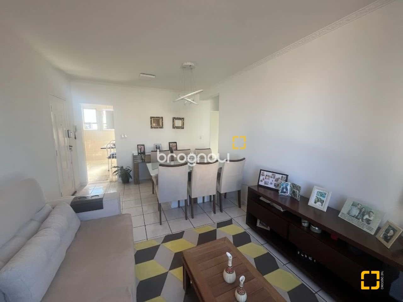 Apartamento á Venda 3 Dormitórios ( 2 Suítes) SemiMobiliado - Balneário Estreito-Florianópolis SC — foto principal