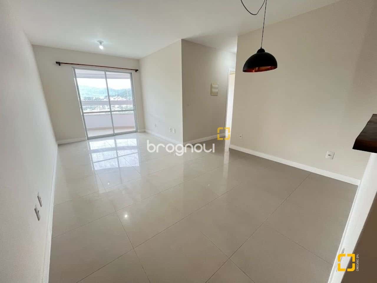 Apartamento á Venda 3 Dormitórios ( 1 Suíte)- Próximo a UFSC Bairro Pantanal-Florianópolis SC — foto principal