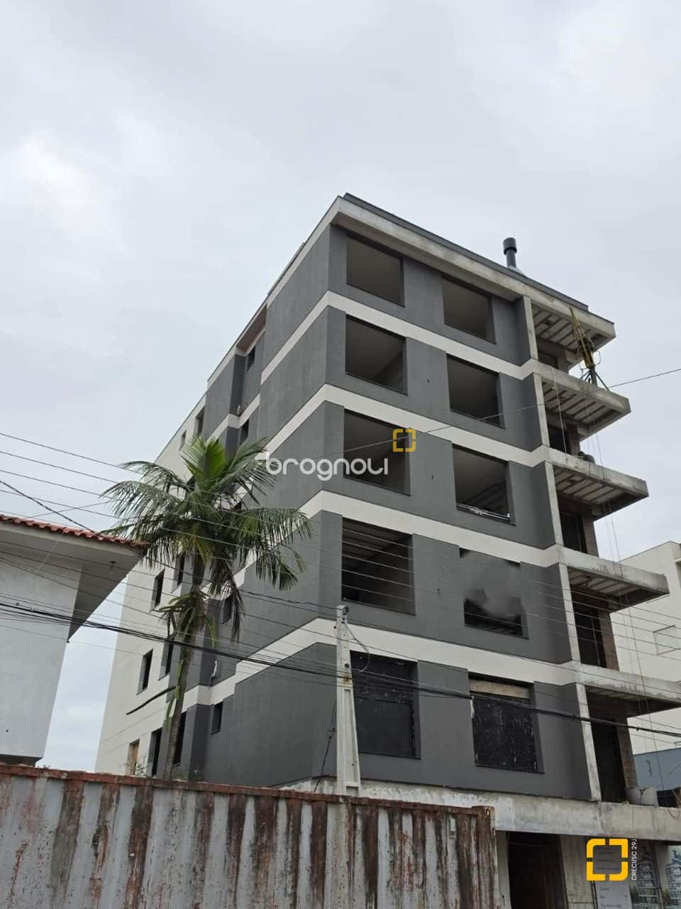 Vendo Apartamento com 3 quartos sendo 1 suíte no Centro de Palhoça-SC. — foto principal