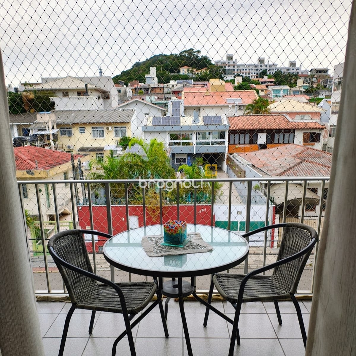Apartamento à venda em Coqueiros, Florianópolis/SC — foto principal