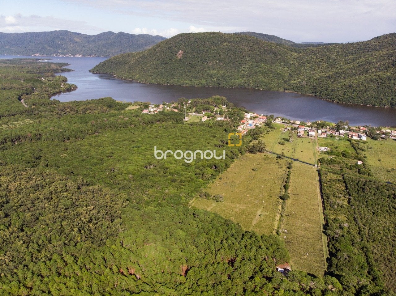 Terreno à venda em Moçambique, Florianópolis/SC — foto principal