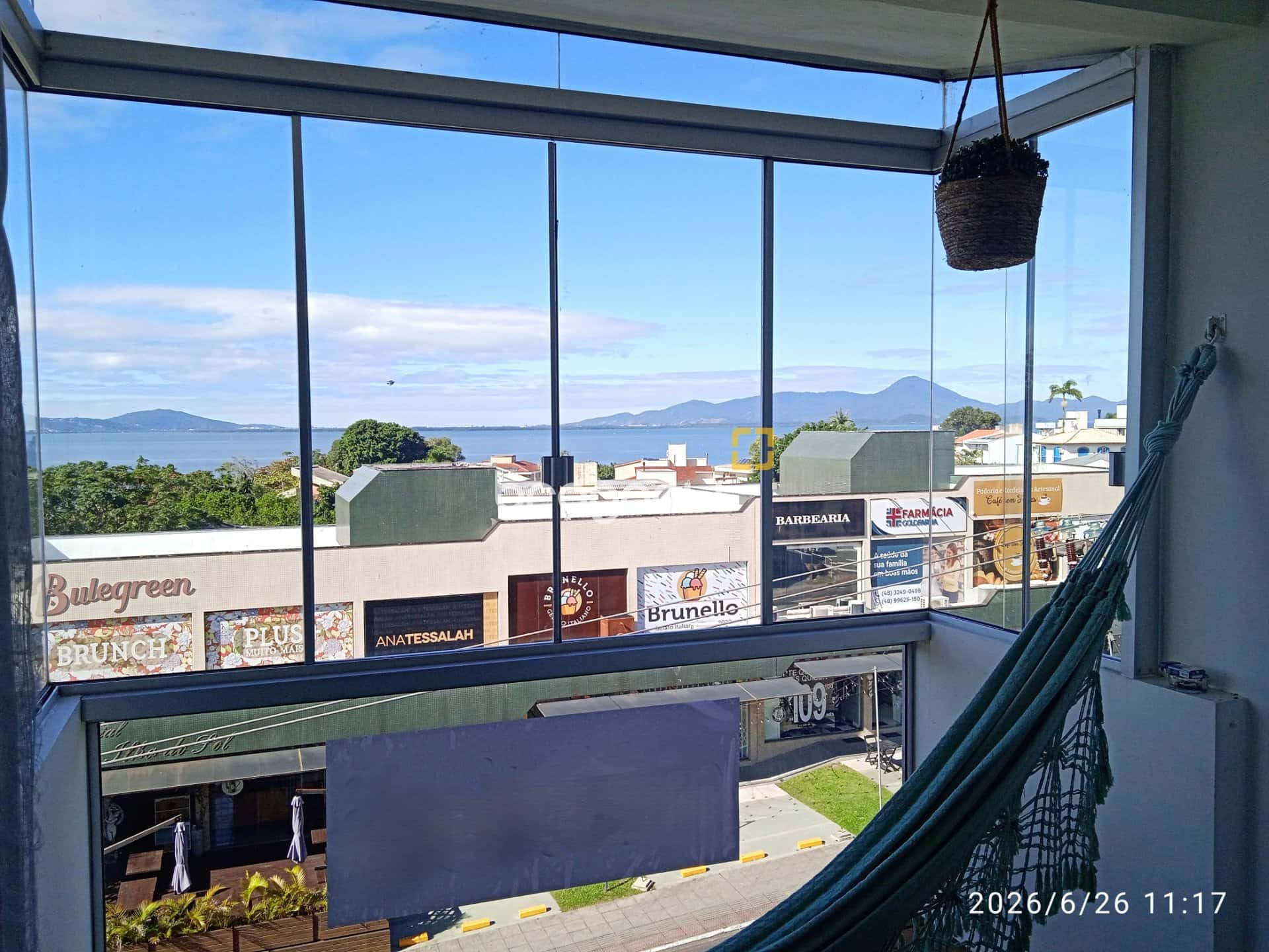 Brognoli Vende Apartamento com Vista Mar no bairro Coqueiros em Florianópolis — foto principal