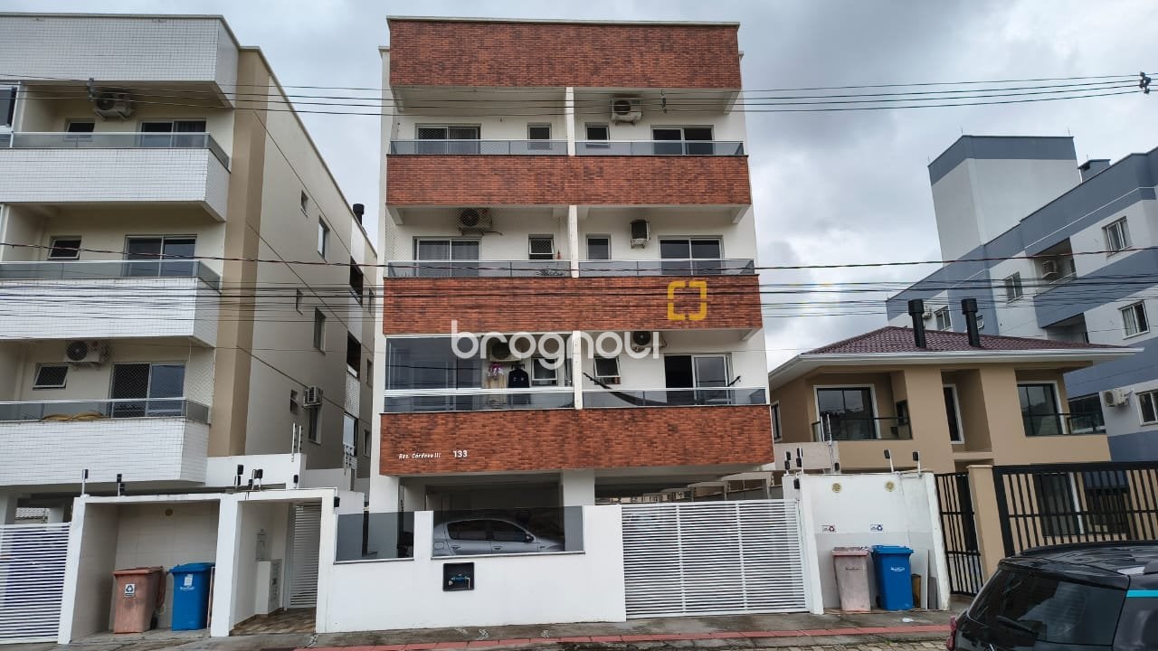 Apartamento à venda em Areias, São José/SC — foto principal