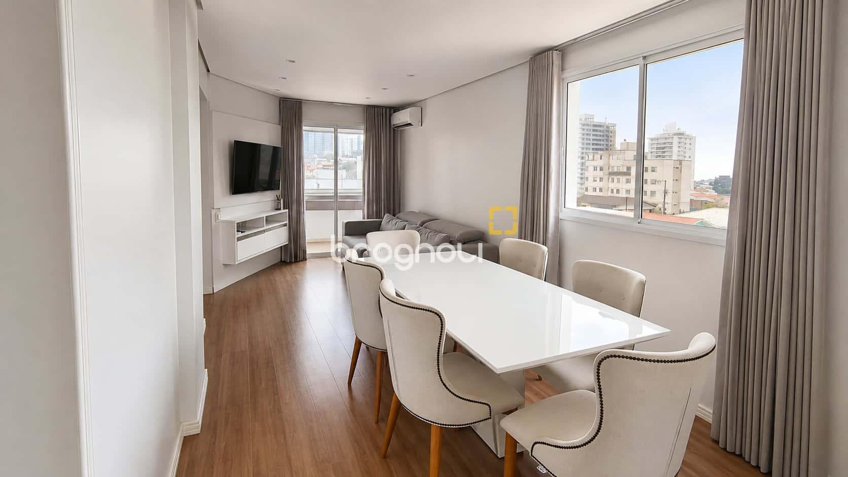 Apartamento mobiliado com 3 quartos e varanda com churrasqueira — foto principal