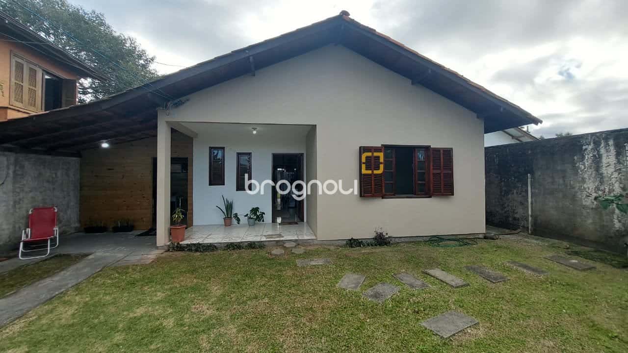 Casa de alvenaria individual em Terreno no Campeche - Florianópolis SC — foto principal