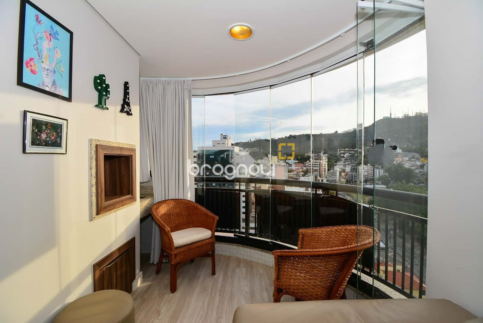 Apartamento com 3 quartos, 2 vagas de garagens a venda no bairro Trindade — foto principal