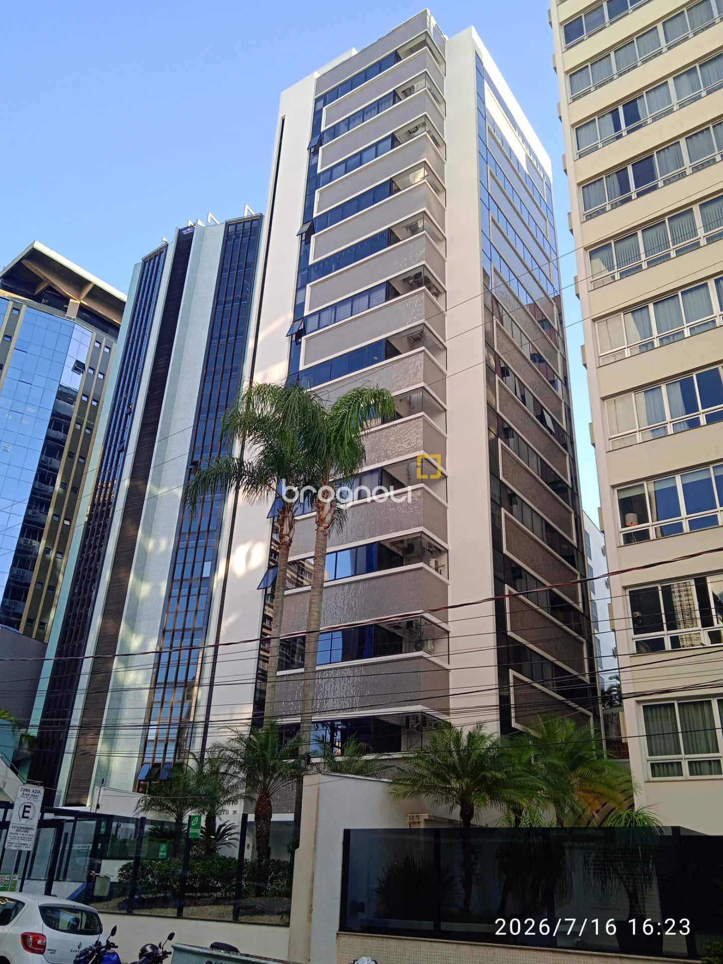 Brognoli Vende Sala Comercial no Centro Executivo Via Vêneto em Florianópolis — foto principal