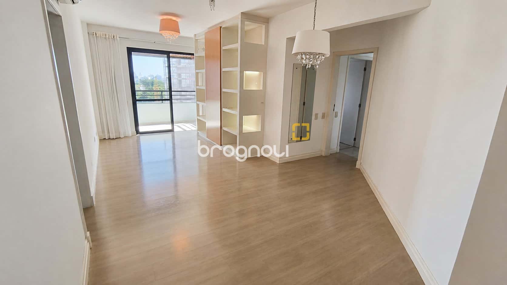 Apartamento de 3 dormitórios no Centro de Florianópolis, com vista para a Ponte Hercílio — foto principal