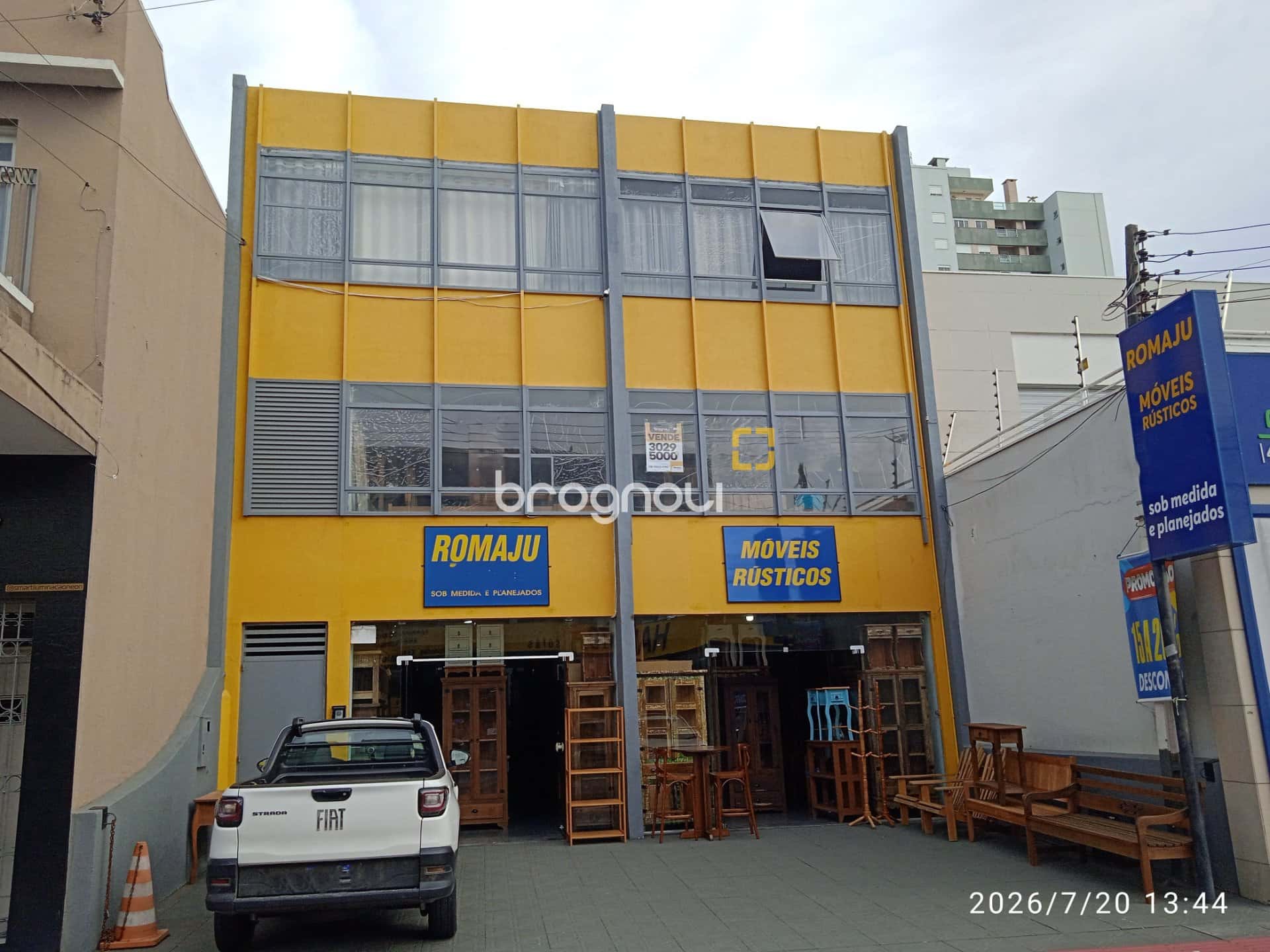 Brognoli Vende Sala Comercial e com 1 Apartamento no Bairro Estreito em Florianópolis — foto principal