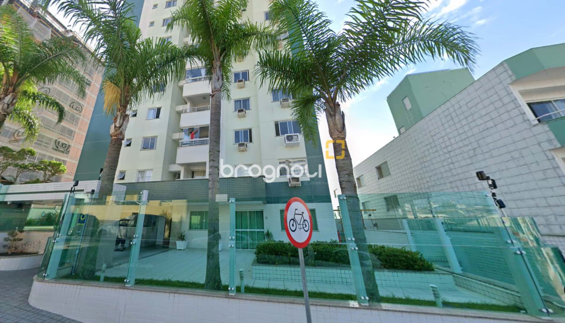Ótimo apto com 2 quartos (1 suíte), 1 vaga de garagem aprox. 95mts2 em São José — foto principal
