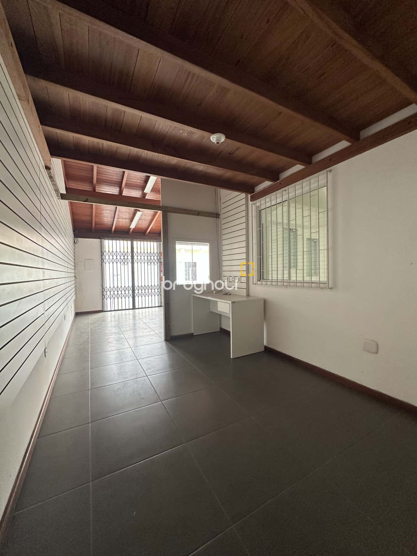 Loja comercial e Casa 2 dormitórios em terrenos grande à Venda Jardim Eldorado Palhoça — foto principal