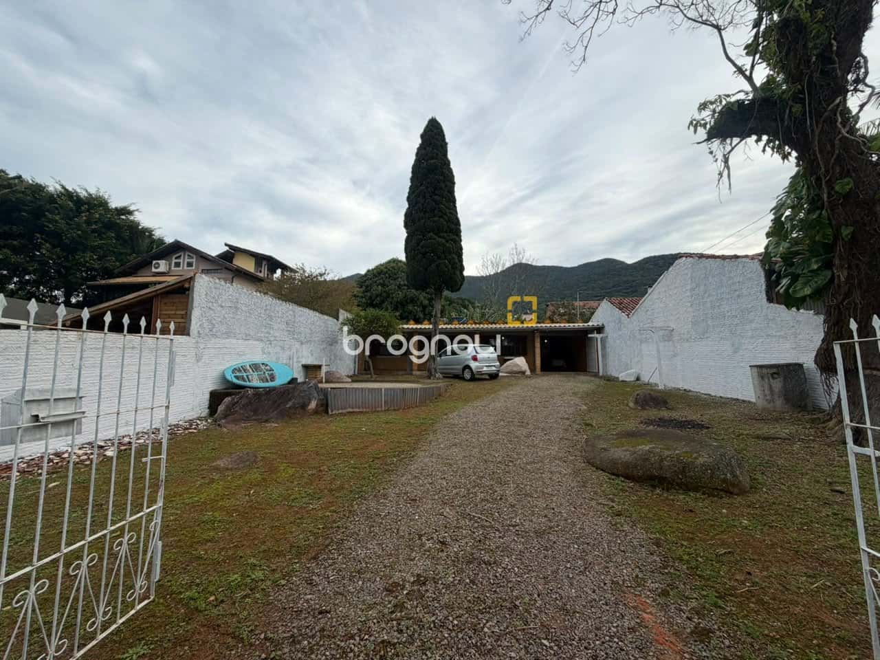 Casa com 04 dormitórios na Praia de Fora em Palhoça / SC — foto principal