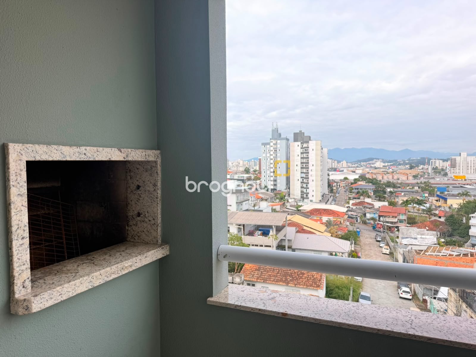 Apartamento à venda em Barreiros, São José/SC — foto principal