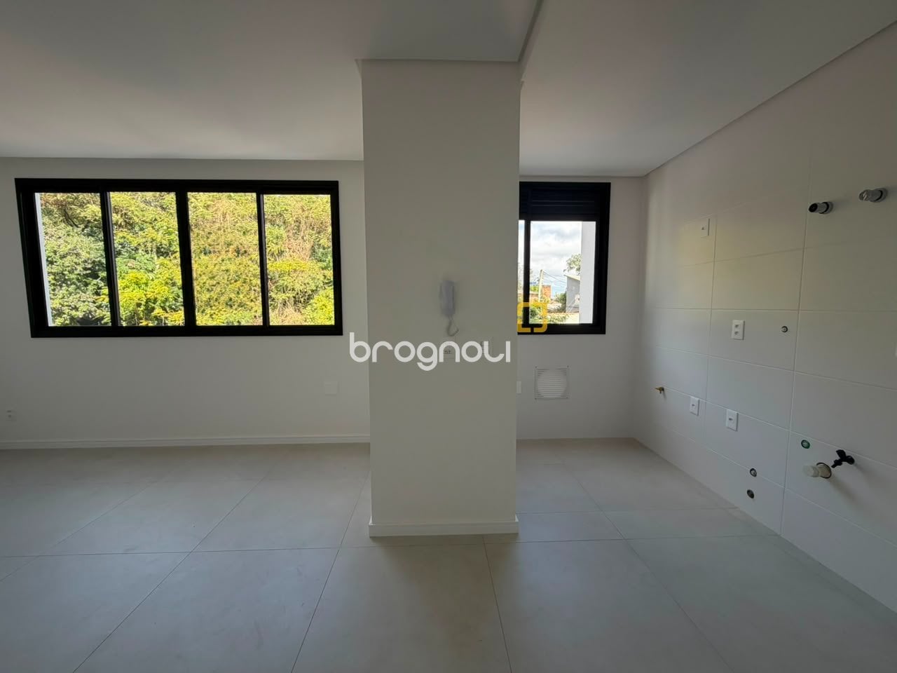 Apartamento à venda em Coqueiros, Florianópolis/SC — foto principal
