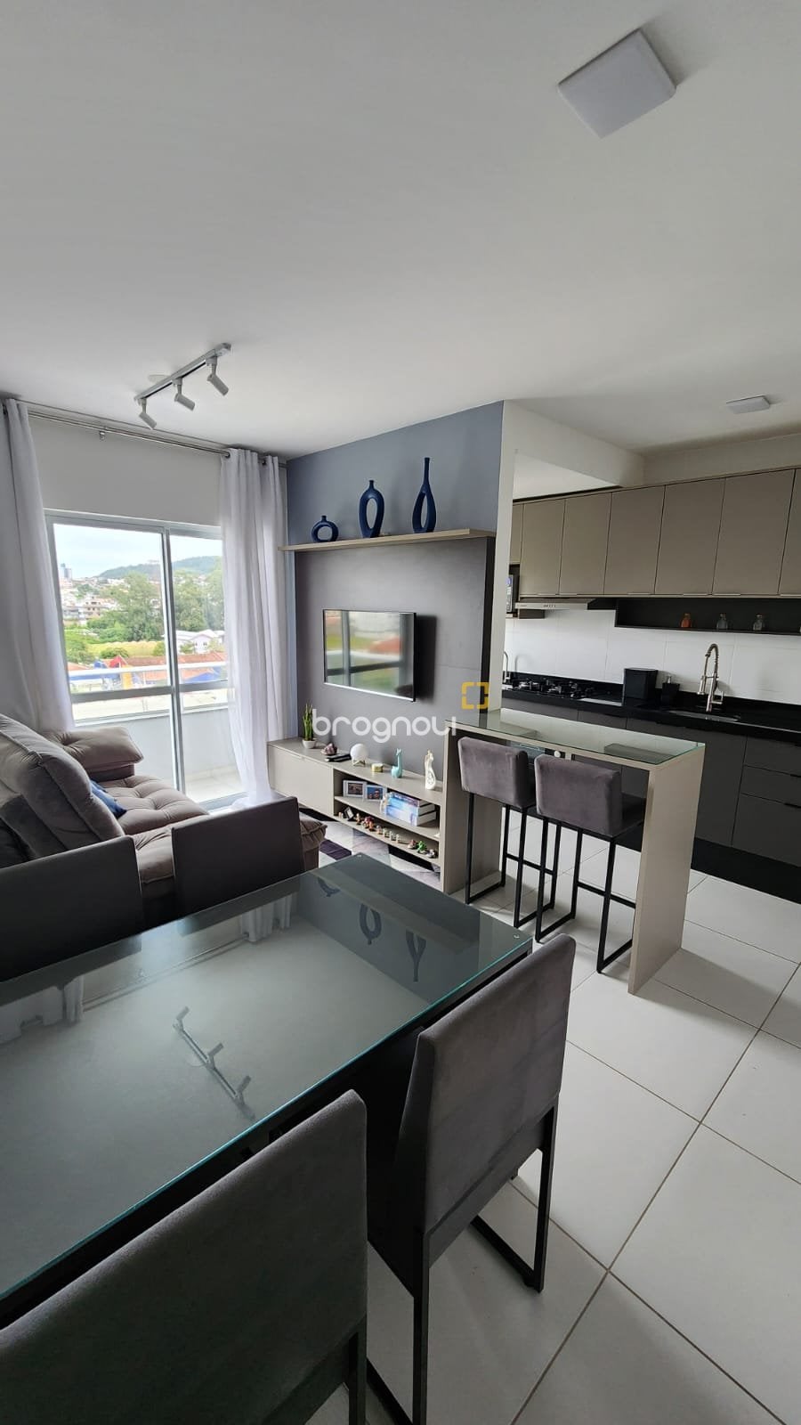 Apartamento à venda em Areias, São José/SC — foto principal