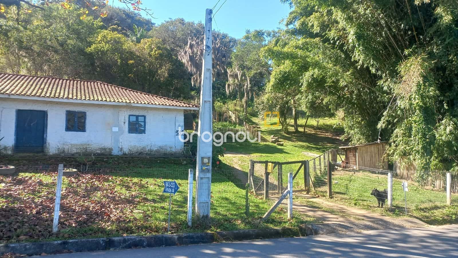 Terreno com casa a venda em Ratones — foto principal