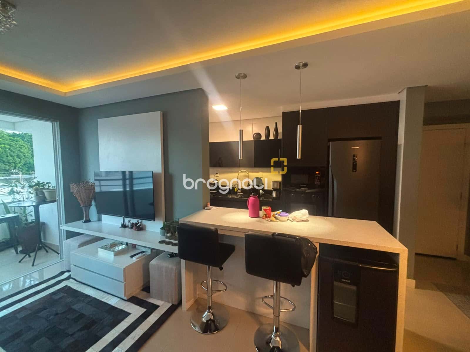 Apartamento 2 dormitórios em Capoeiras — foto principal