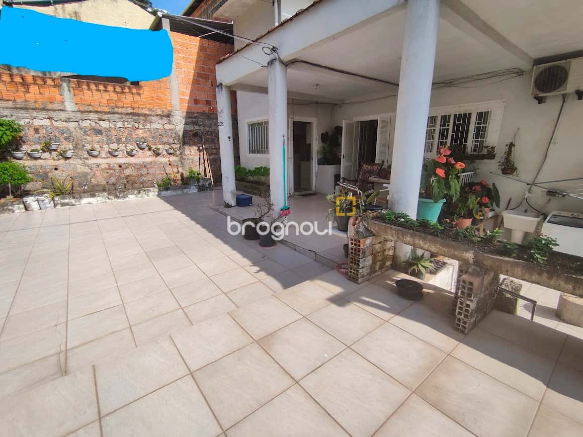 Casa com vista mar na Agronômica — foto principal