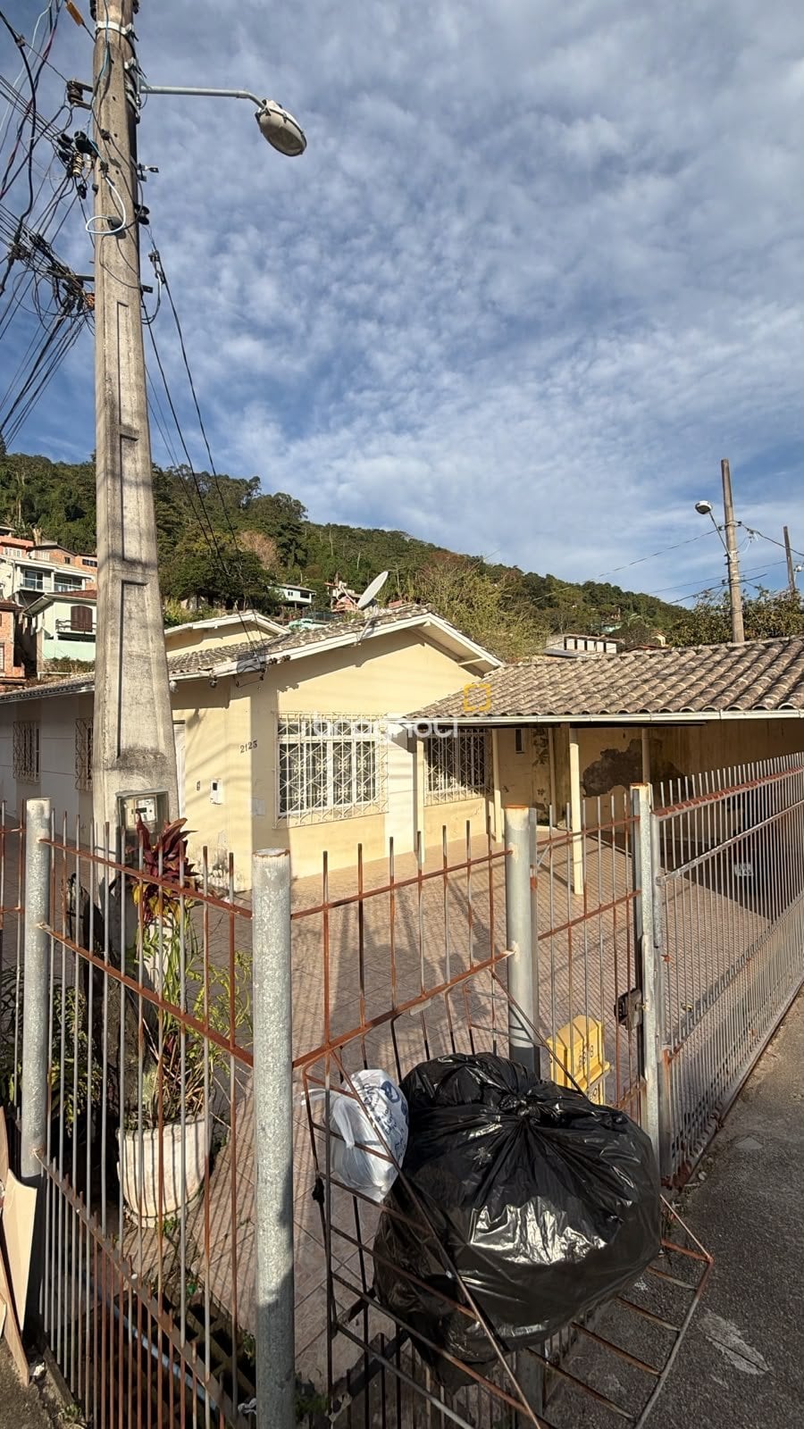 Casa Comercial à venda em Costeira do Pirajubaé, Florianópolis/SC — foto principal