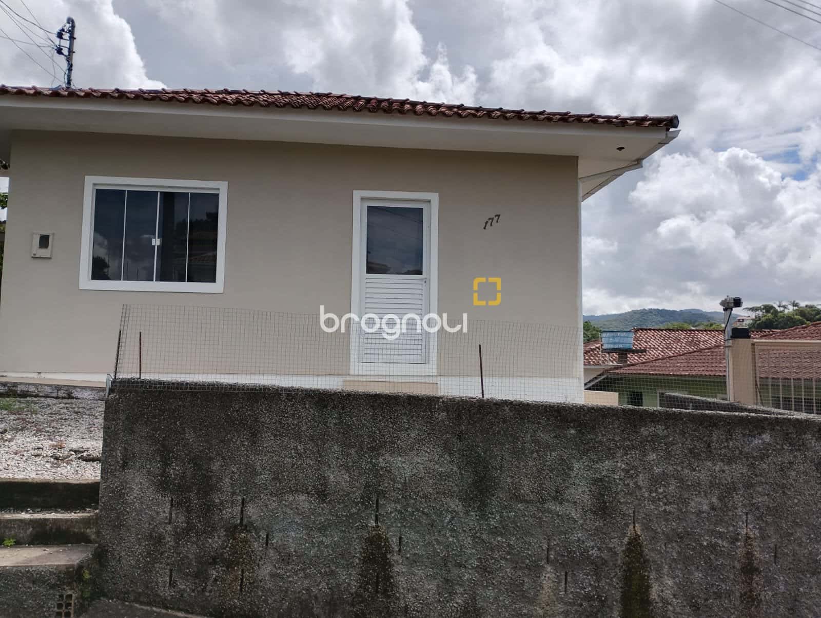 Casa a venda em Santo Amaro da Imperatriz — foto principal