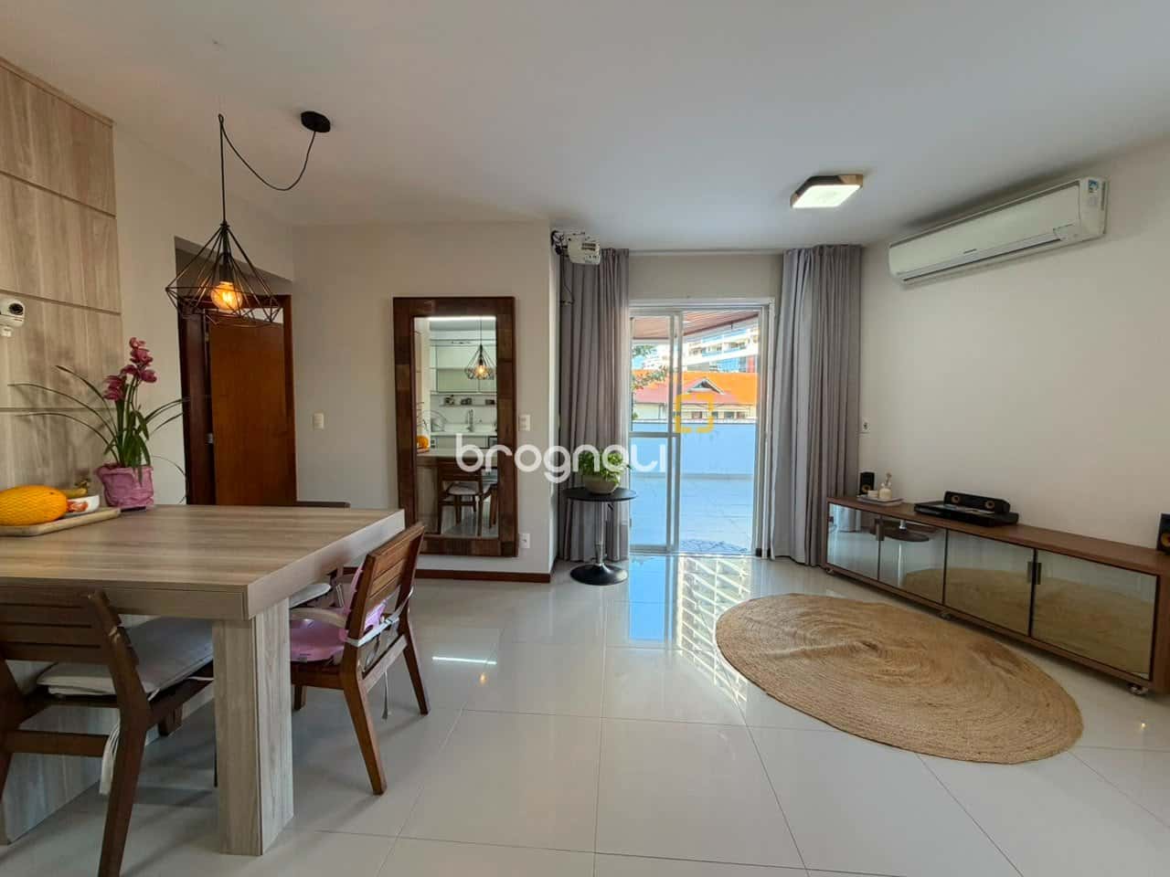 Apartamento Garden de 02 dormitórios sendo 01 suíte no bairro Campinas em São José / SC — foto principal