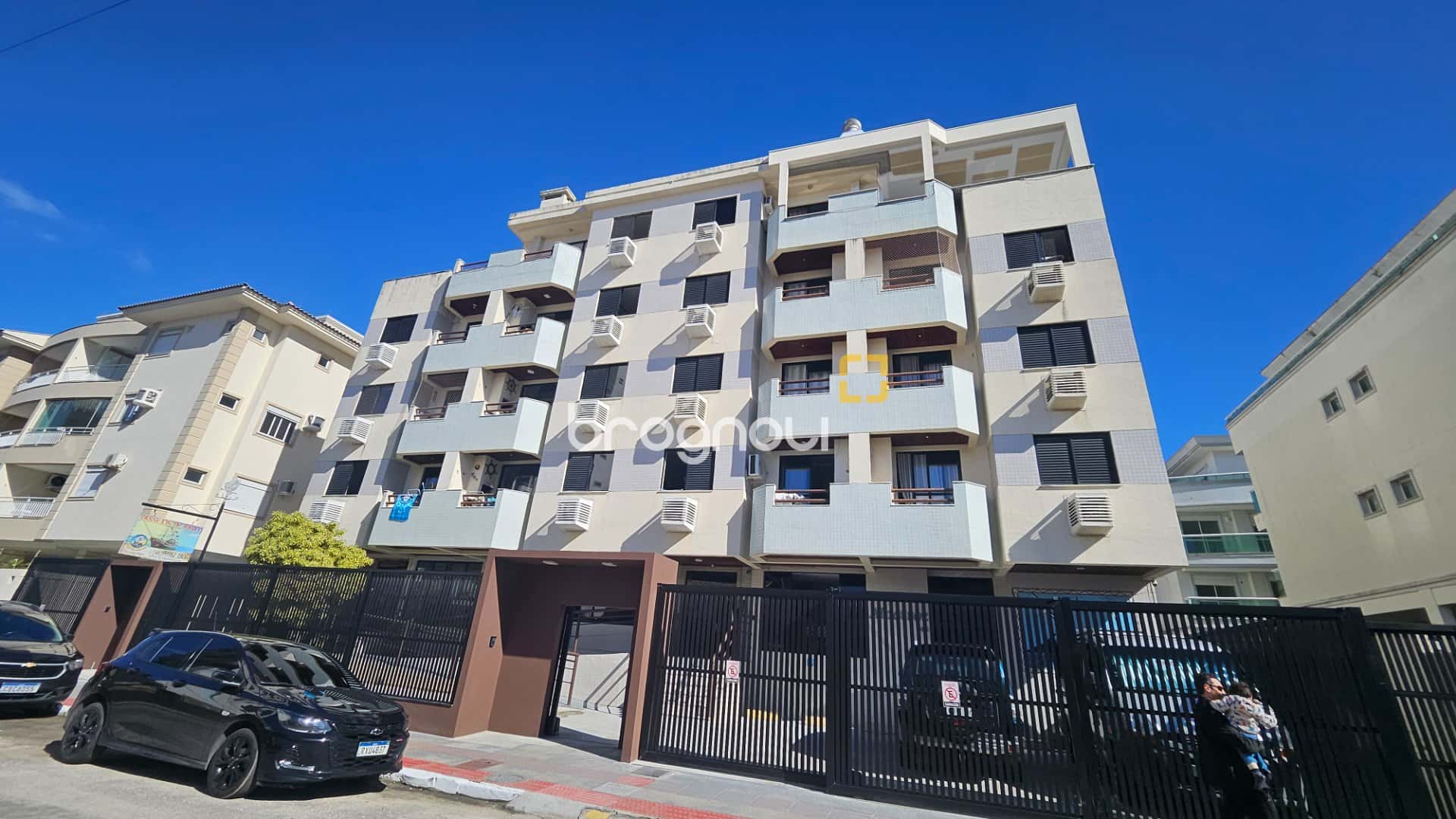 Apartamento de 1 quarto à venda em Canasvieiras, totalmente reformado e mobiliado — foto principal