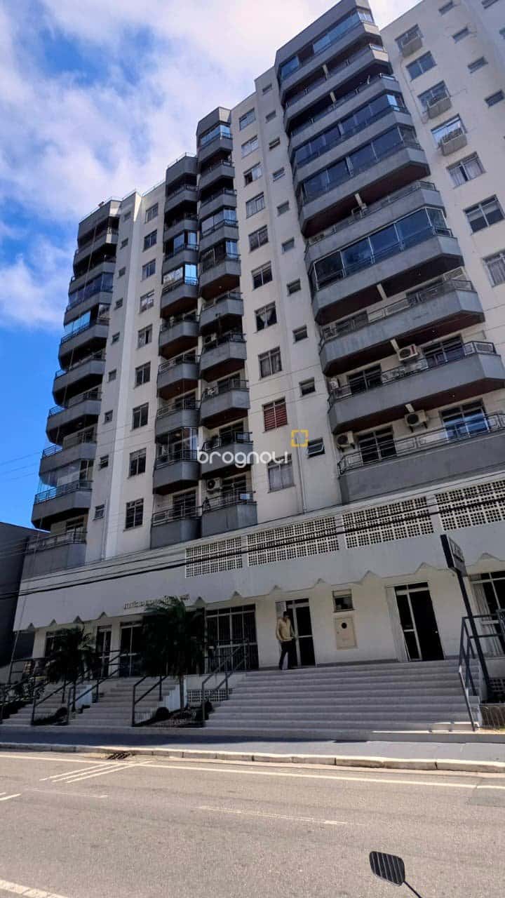 Apartamento no Kobrasol de 3 dormitórios com suíte, dependência completa e garagem — foto principal