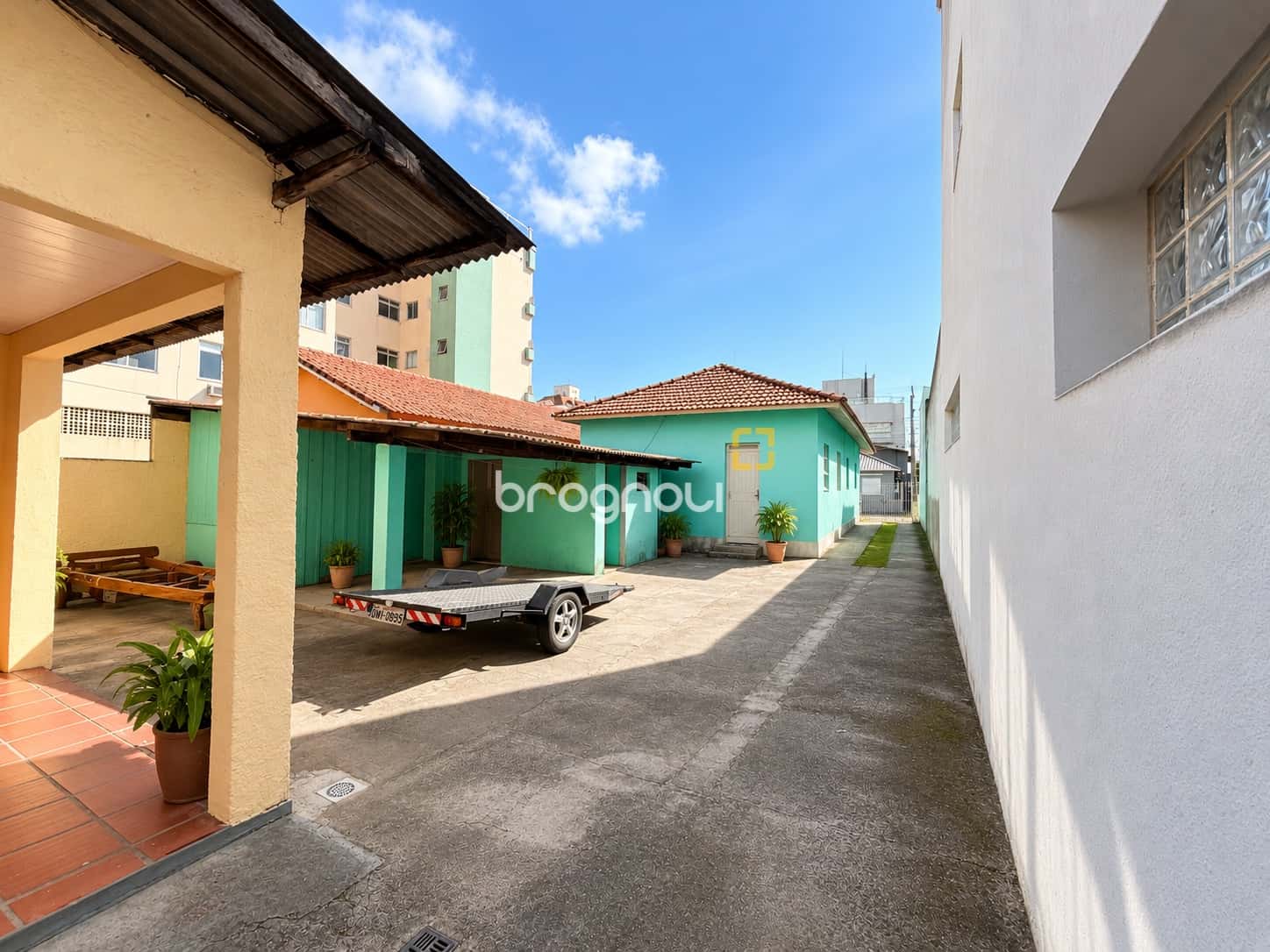 2 Casas mesmo terreno no balneário Estreito com 2 quartos cada edícula e garagens descobertas — foto principal