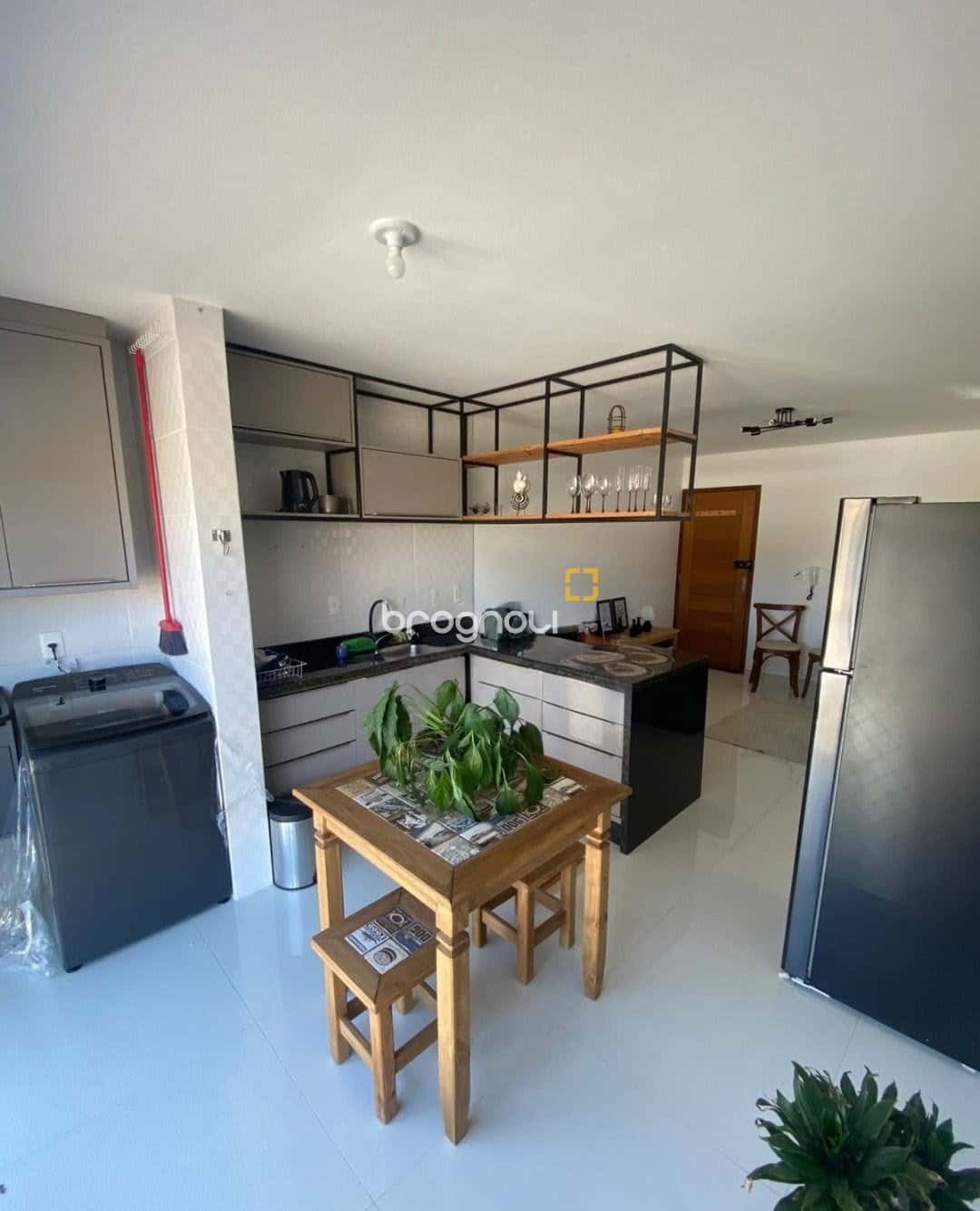 Apartamento 2 Quartos com Vaga Coberta e Móveis Planejados — Campeche, Florianópolis — foto principal