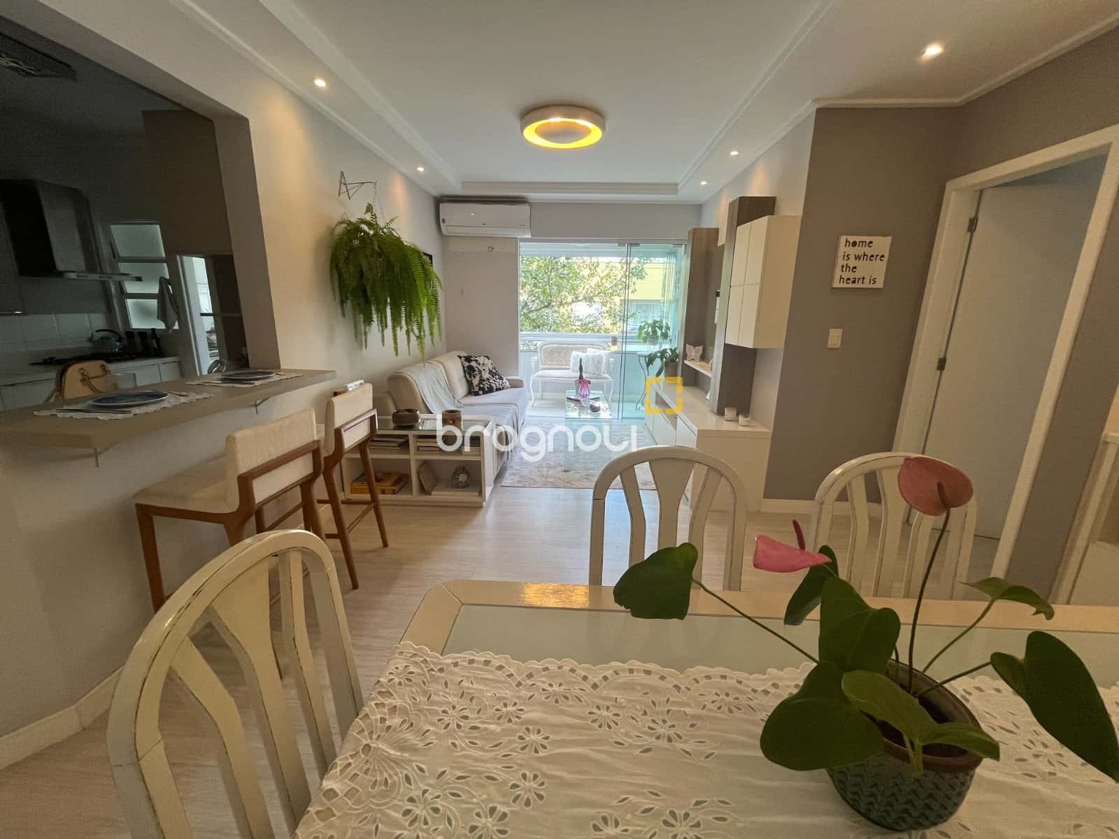 Apartamento 3 dorms com suíte, garagem pertinho da UFSC — foto principal