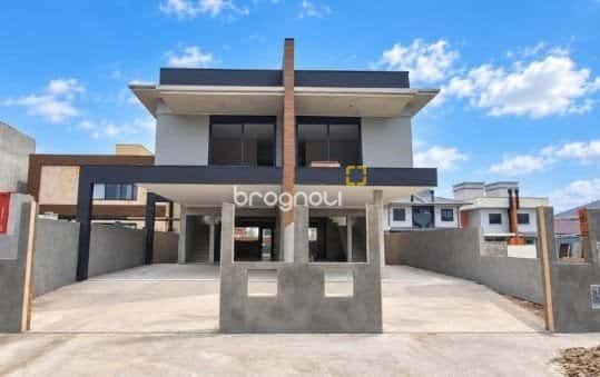 Casa com 3 dormitórios no Campeche! — foto principal