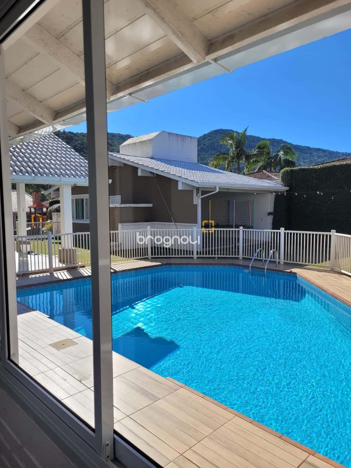 Casa em Condominio na Lagoa da conceição — foto principal