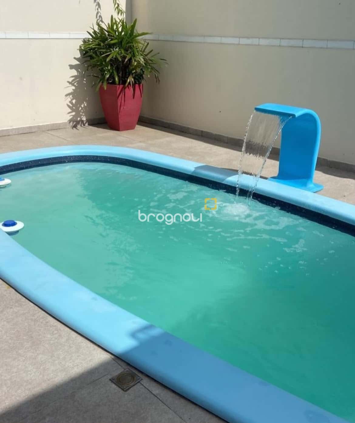 Sobrado com Piscina e Área Gourmet à Venda no Rio Vermelho — foto principal