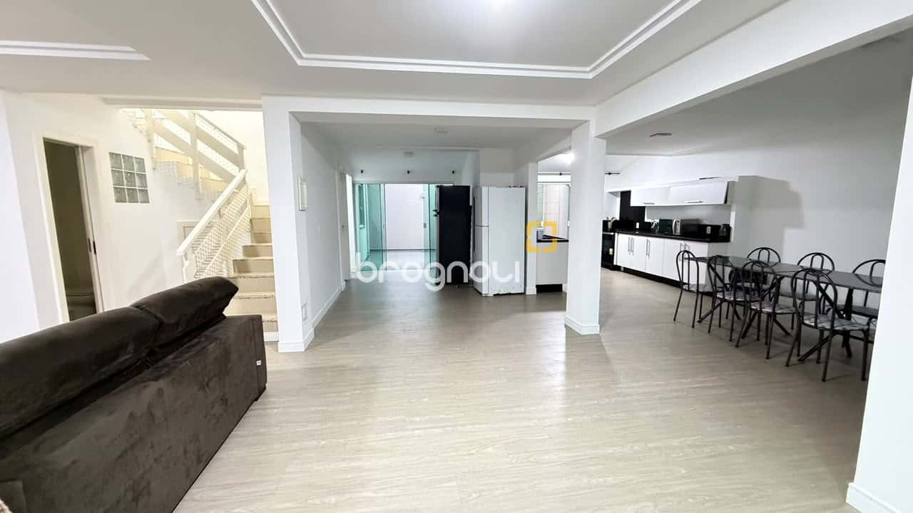Casa a venda na praia de Canasvieiras – Florianópolis — foto principal