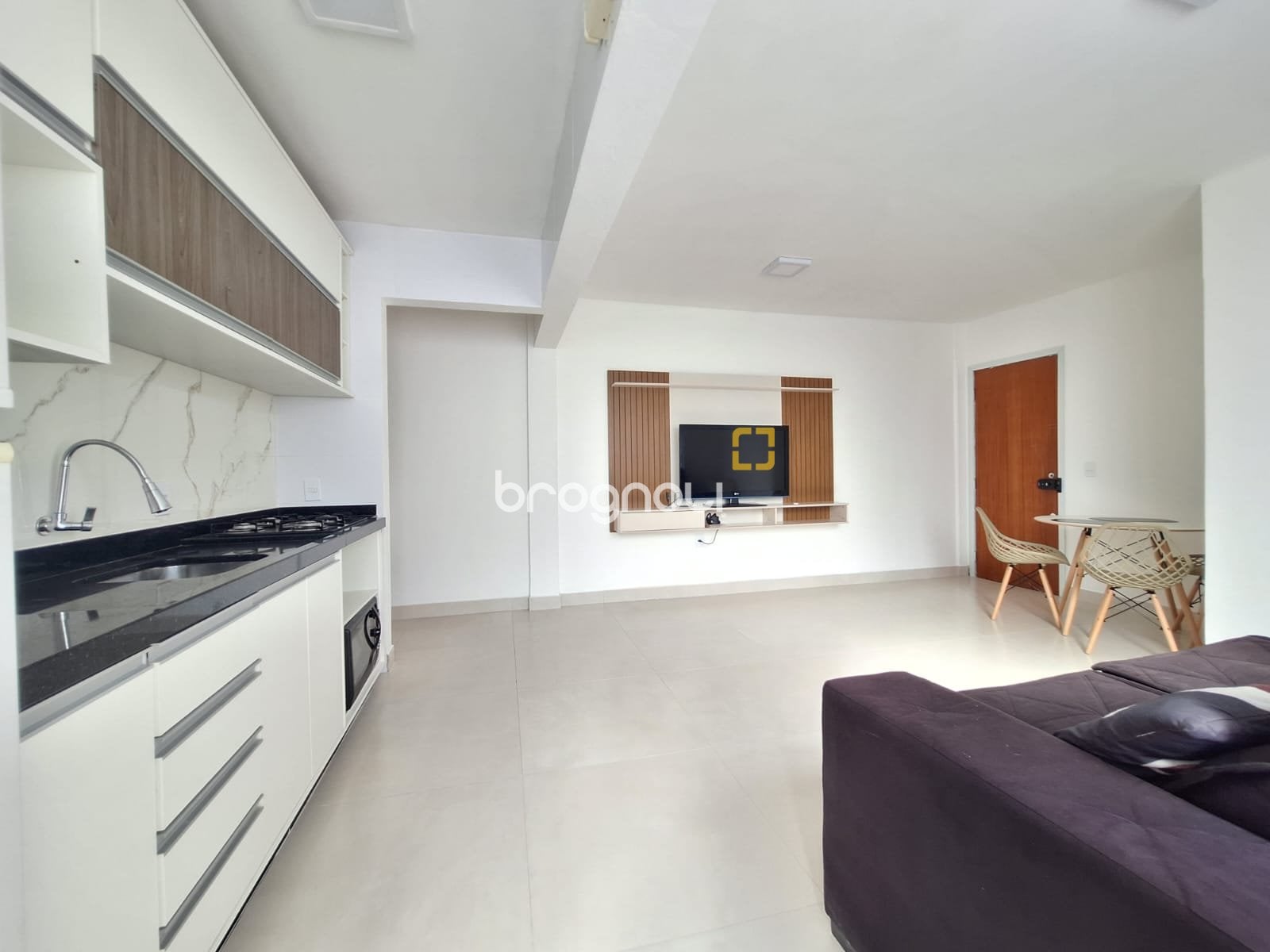 Apartamento à venda em Kobrasol, São José/SC — foto principal