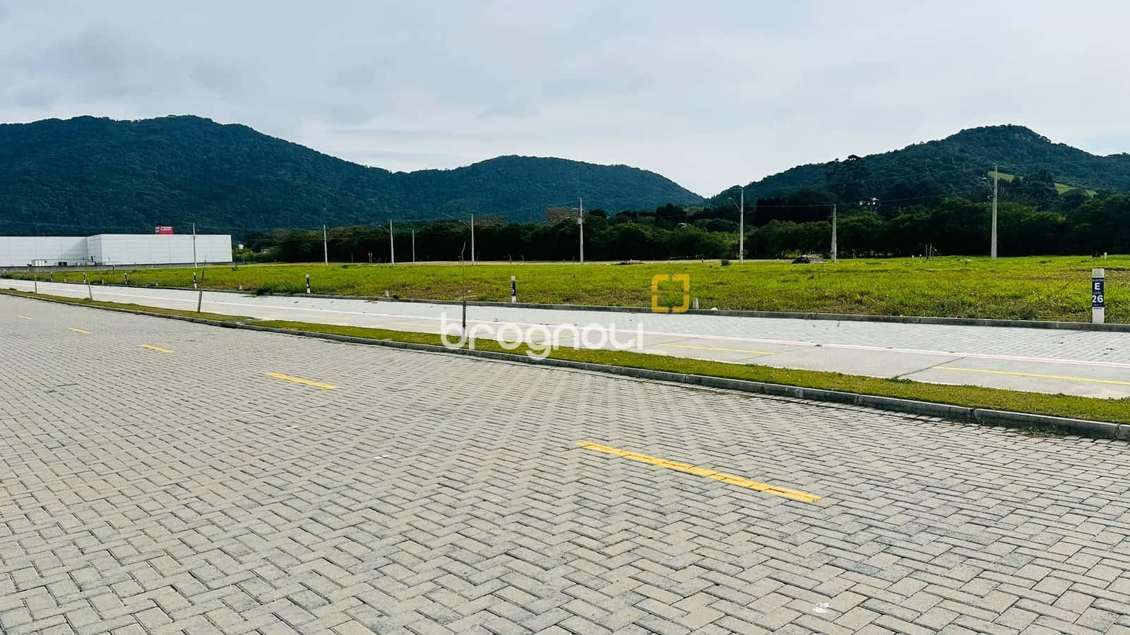 Terreno plano com 361m² no Loteamento Quinta da Luz – Rio Vermelho, Florianópolis — foto principal
