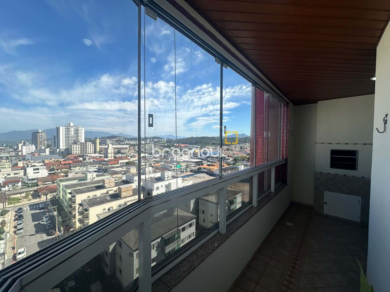 Apartamento à Venda 3 dormitórios e garagem no Kobrasol — foto principal