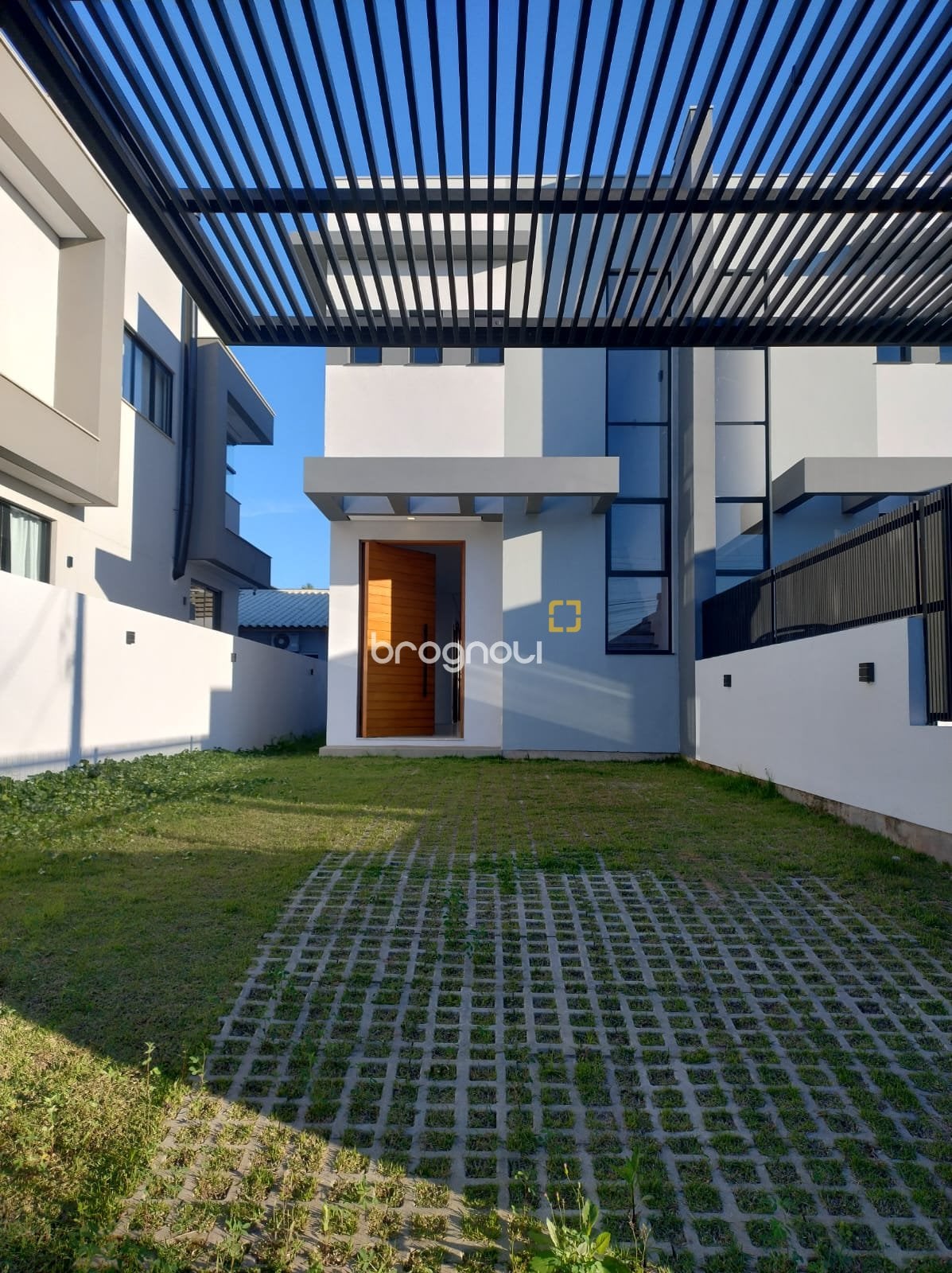 Casa à venda em Carianos, Florianópolis/SC — foto principal