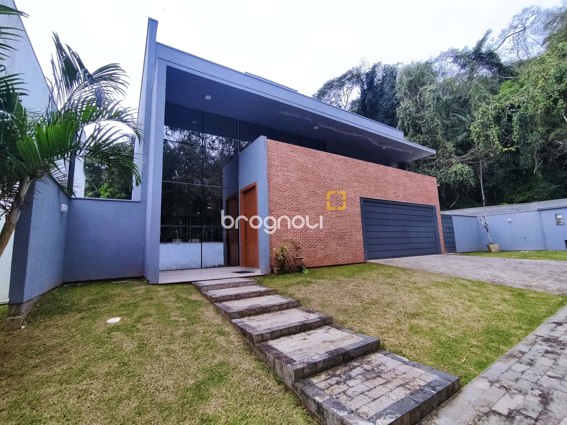 BROGNOLI VENDE - CASA ALTO PADRÃO CONDOMÍNIO FECHADO - CACHOEIRA DO BOM JESUS — foto principal