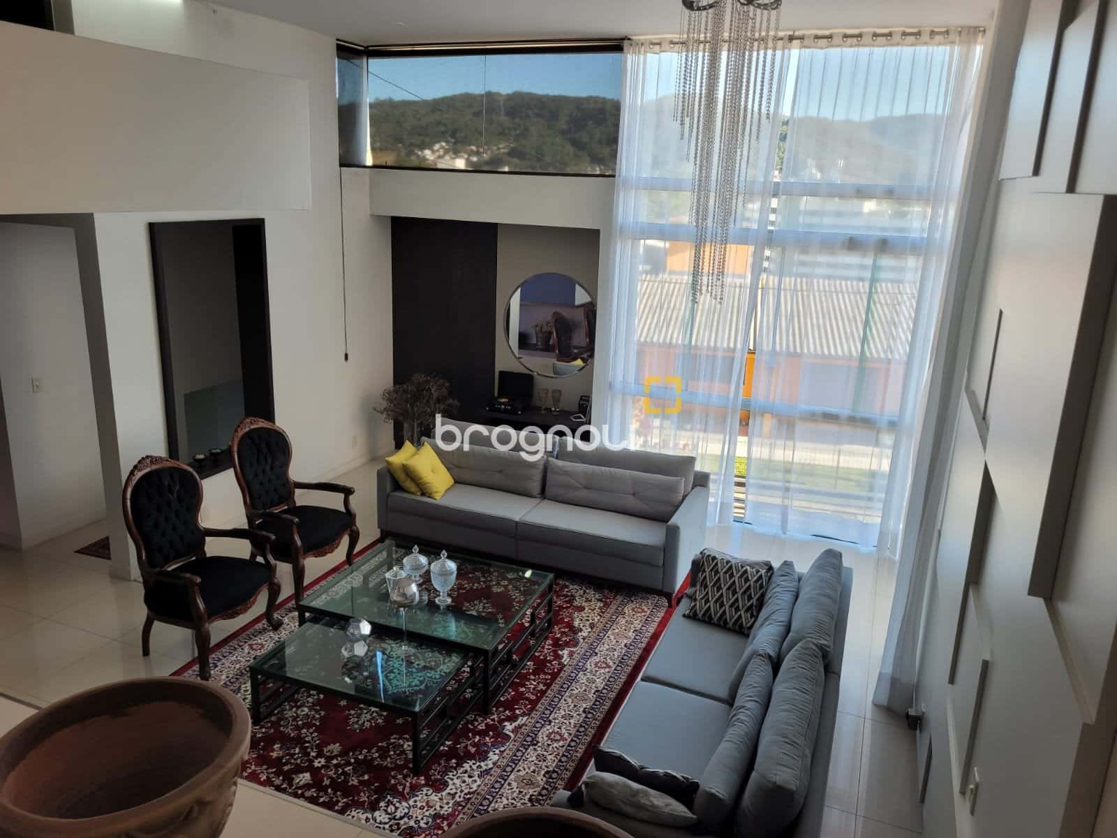 Casa com 3 dormitórios , com vista privilegiada no Itacorubi — foto principal