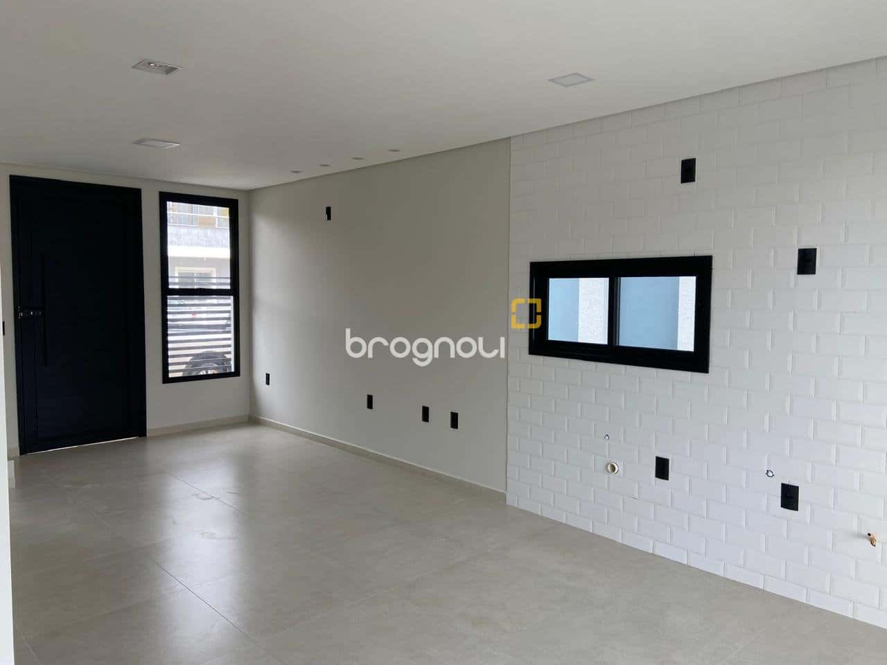 Sobrado com 2 Suítes, Churrasqueira e Espaço para Piscina — foto principal